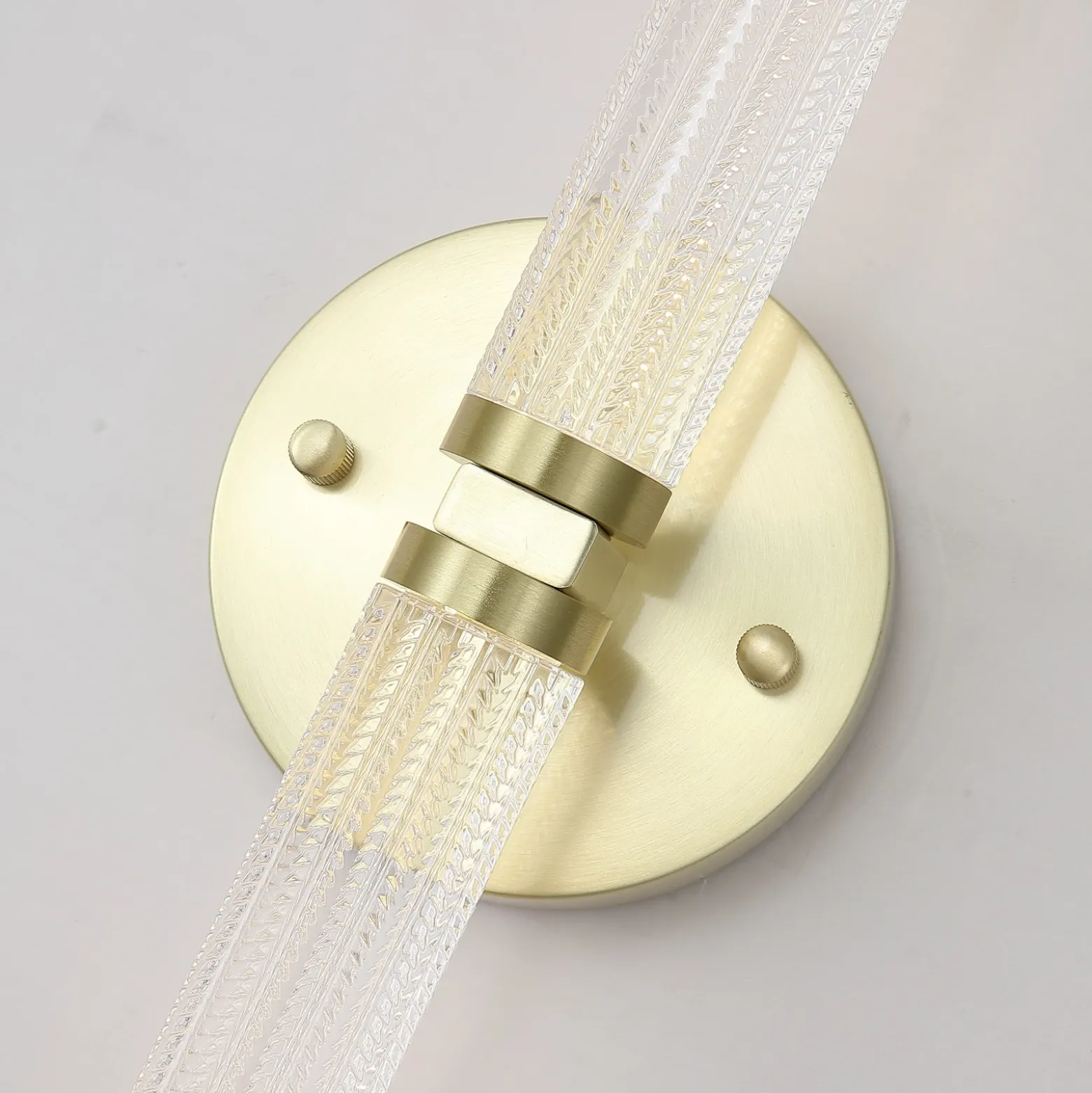 Aplique de pared LED para baño Aberdeen, altura 34 cm, color latón, 2 luces.