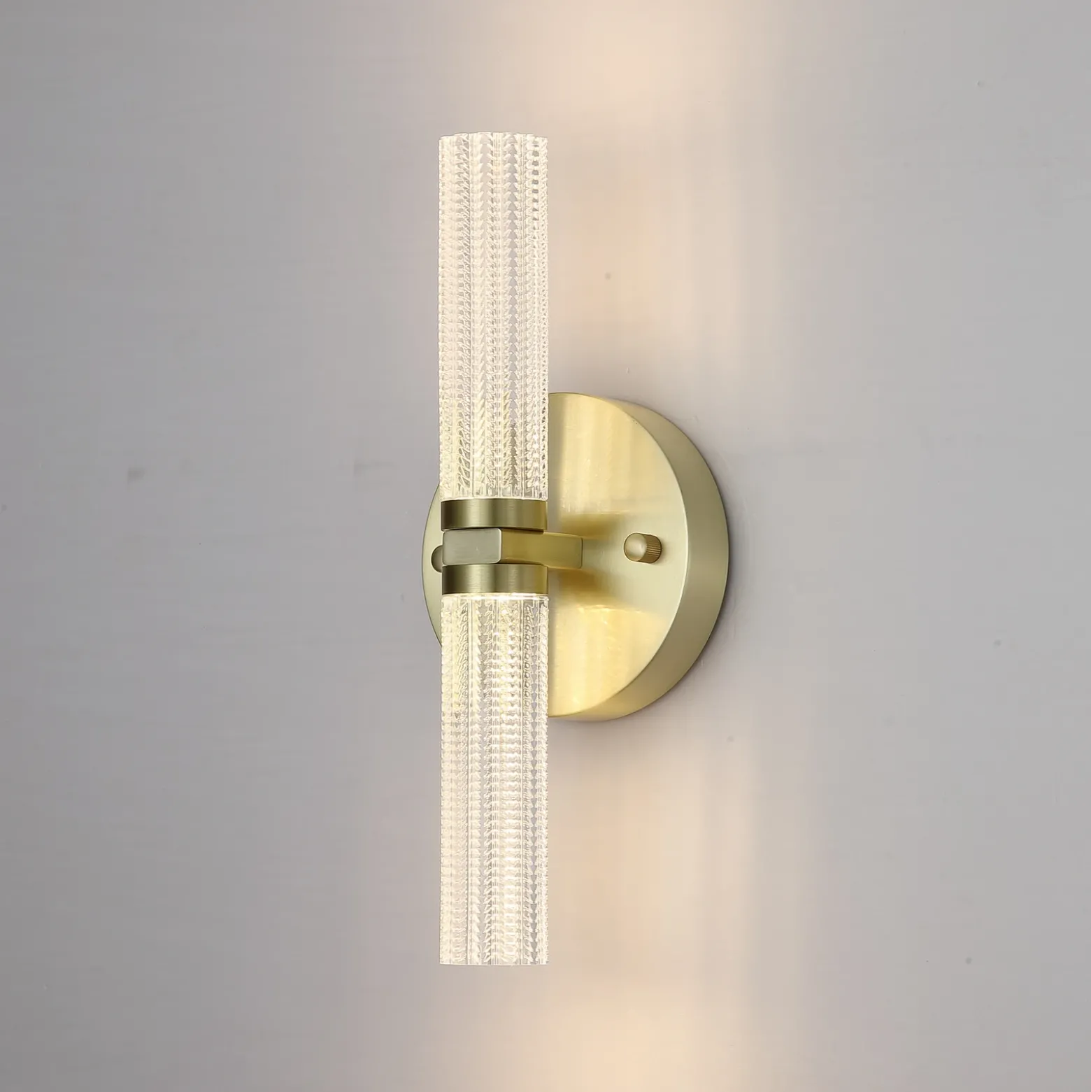 Aplique de pared LED para baño Aberdeen, altura 34 cm, color latón, 2 luces.