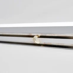 Aplique de pared LED Philippa de Lindby, redondeado, 88 cm, cromado, IP44