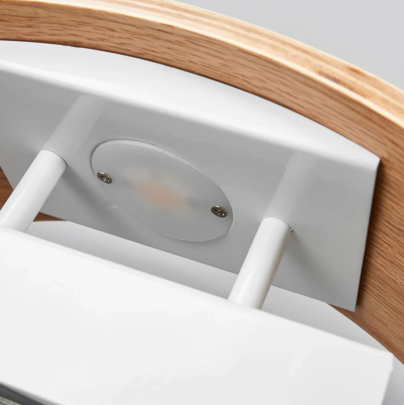 Aplique de pared LED Rafailia de Lindby, ancho 33 cm, madera, 3000 K