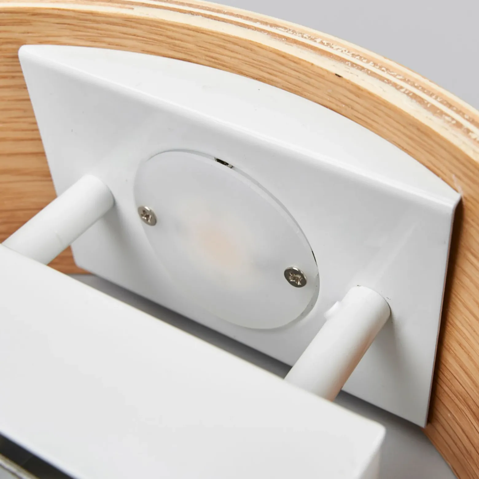 Aplique de pared LED Rafailia de Lindby, ancho 23 cm, madera, 3.000 K