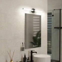 Aplique de pared LED Ramola, negra, ancho 60 cm, IP44, CCT