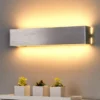 Aplique de pared LED Ranik de Lindby, 40 cm, color aluminio, metal
