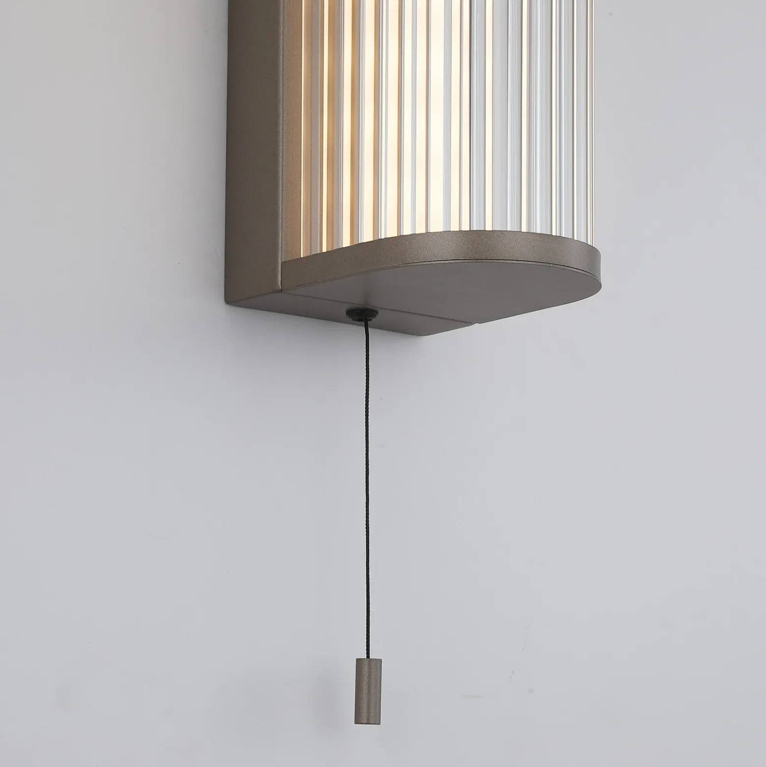 Aplique de pared LED Rue, bronce, IP44, metal, cristal, 3.000 K