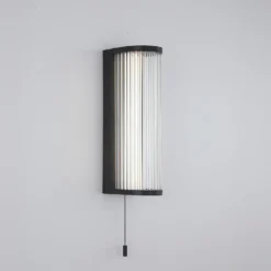 Aplique de pared LED Rue, negro, IP44, metal, cristal, 3.000 K