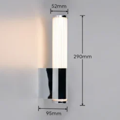 Aplique de pared LED Stefano, color cromo, altura 29 cm, metal, IP44