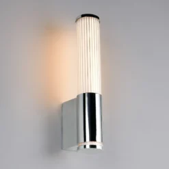 Aplique de pared LED Stefano, color cromo, altura 29 cm, metal, IP44