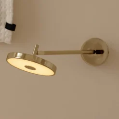 Aplique de pared LED UMAGE Asteria LONG HW, latón pulido, 45 cm