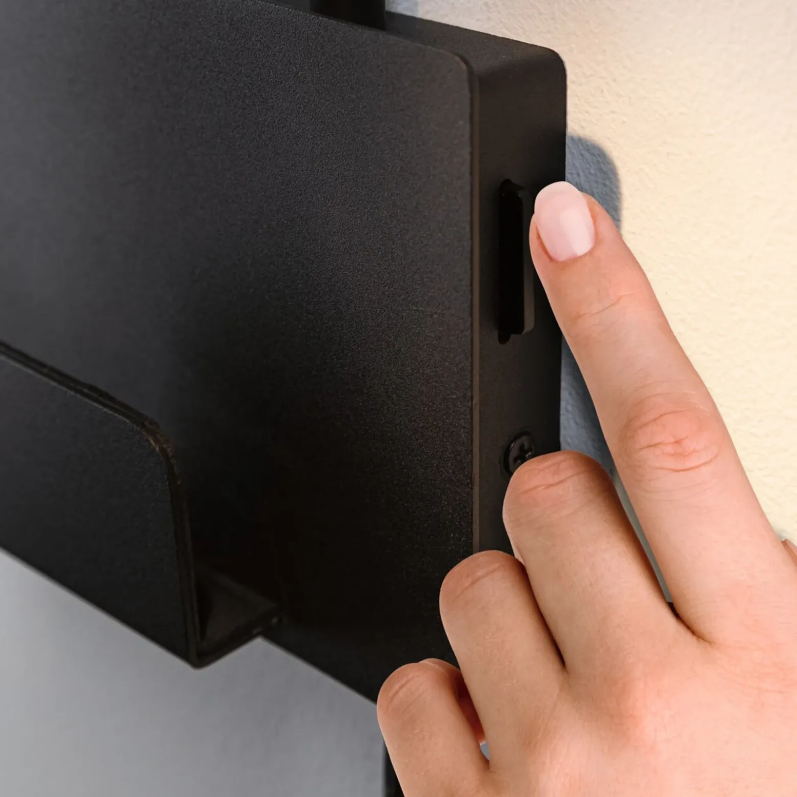 Aplique de pared LED USB Paulmann Halina, brazo flexible negro
