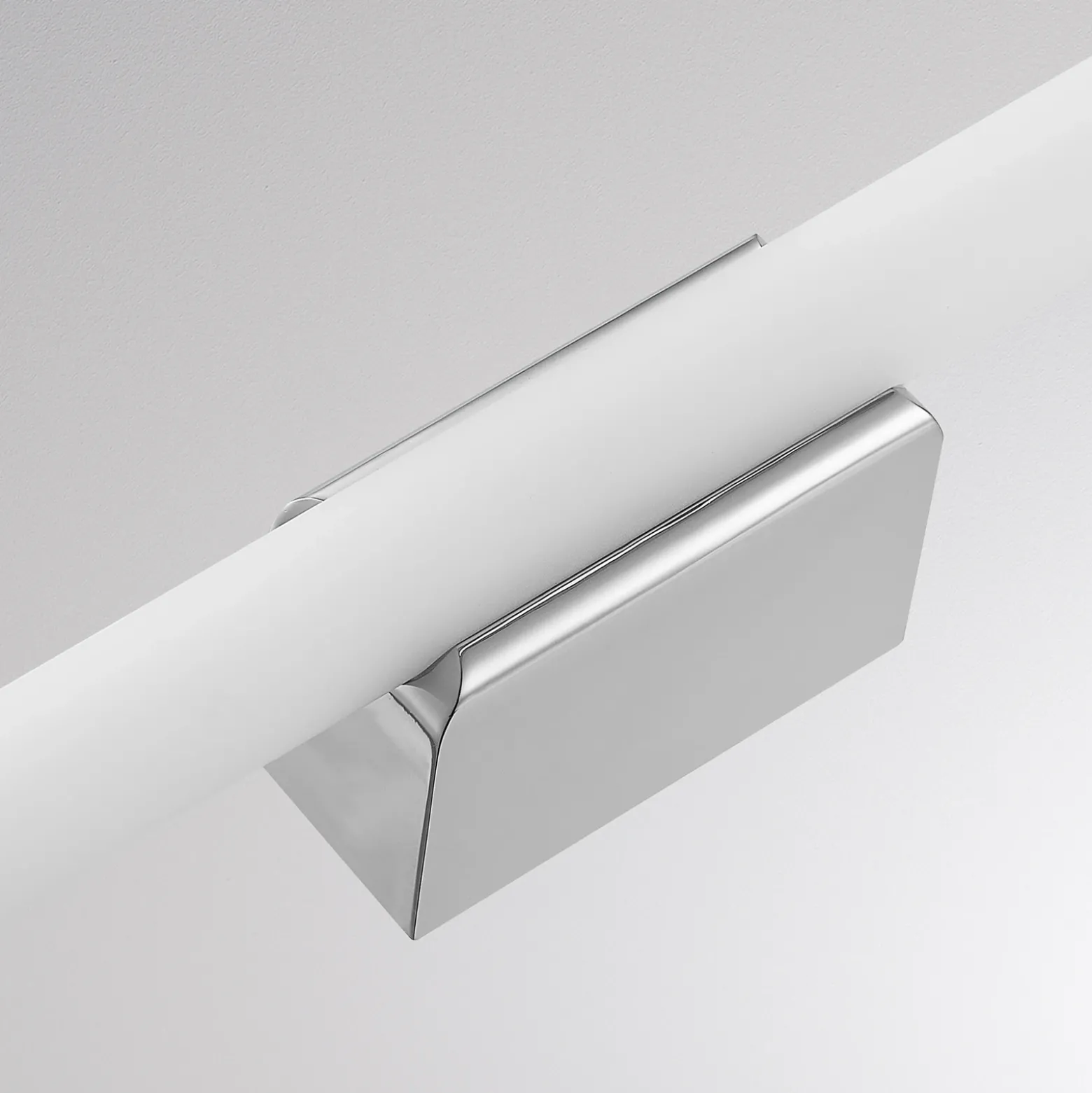 Aplique de pared LED VINA S, color cromo, ancho 40 cm, IP44, CCT