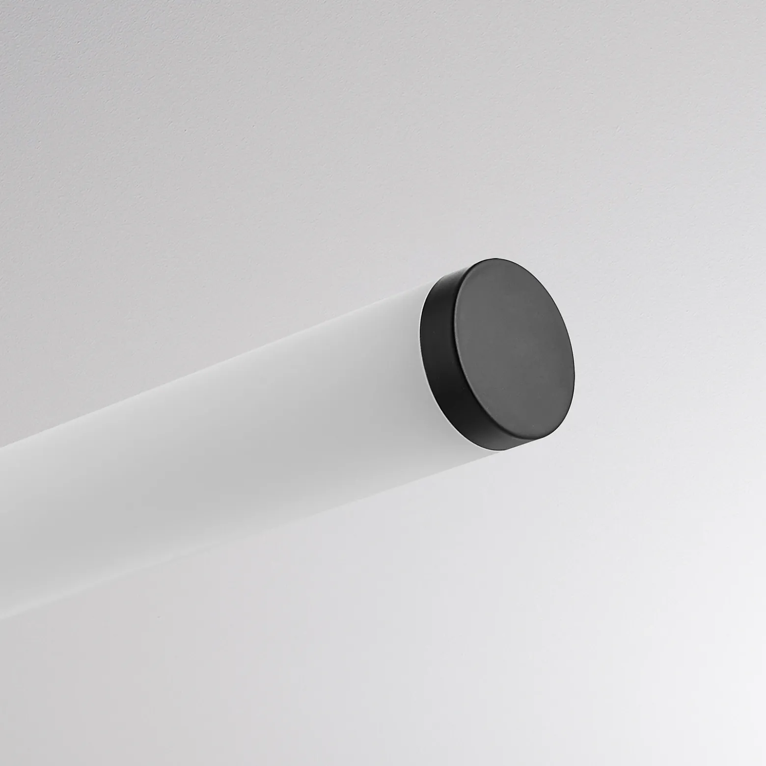 Aplique de pared LED VINA S, negro, ancho 40 cm, IP44, CCT