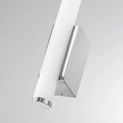 Aplique de pared LED VINA UP M, color cromo, altura 60 cm, IP44 CCT