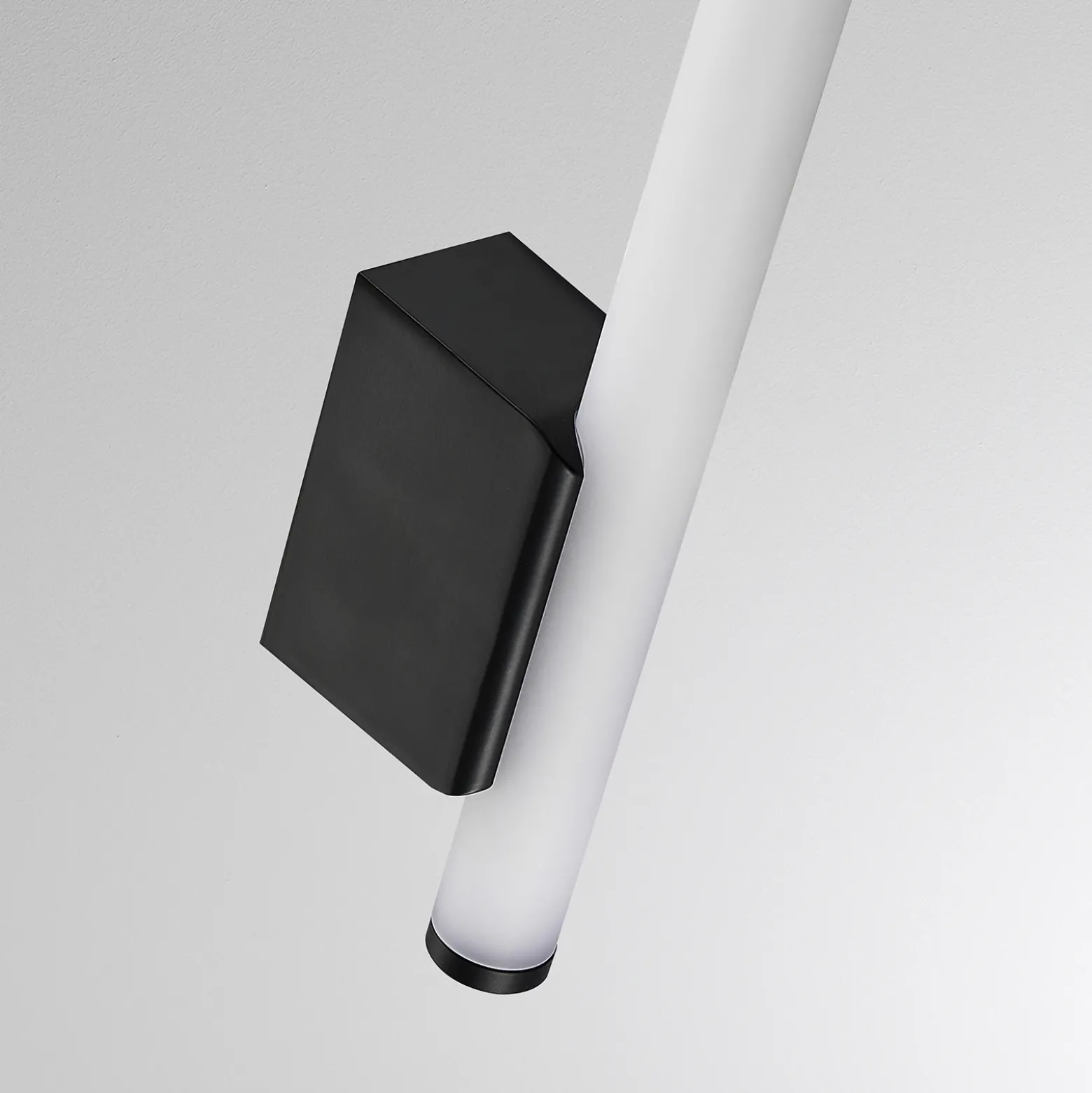 Aplique de pared LED VINA UP M, negro, altura 60 cm, IP44, CCT