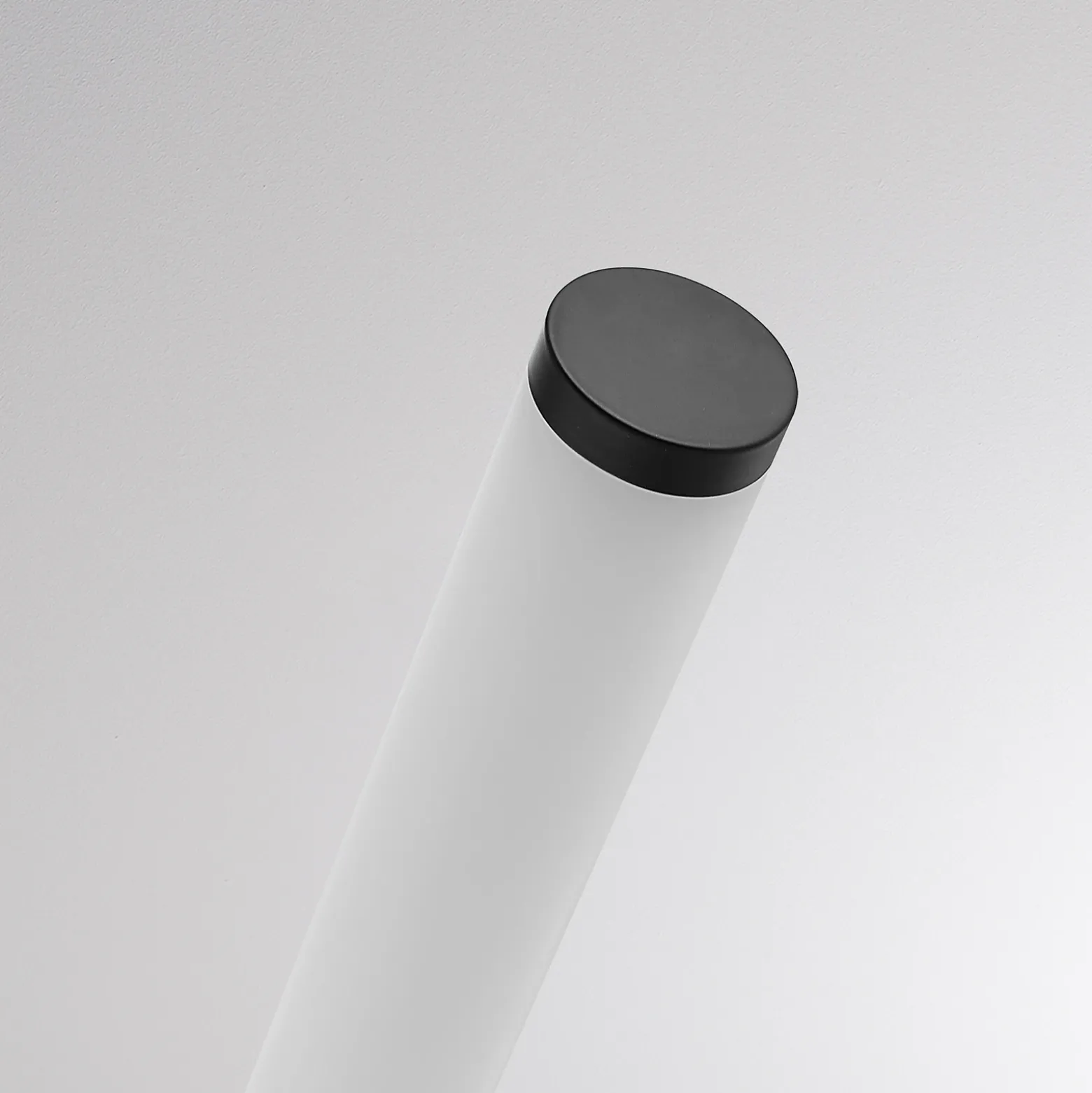 Aplique de pared LED VINA UP S, negro, altura 40 cm, IP44, CCT