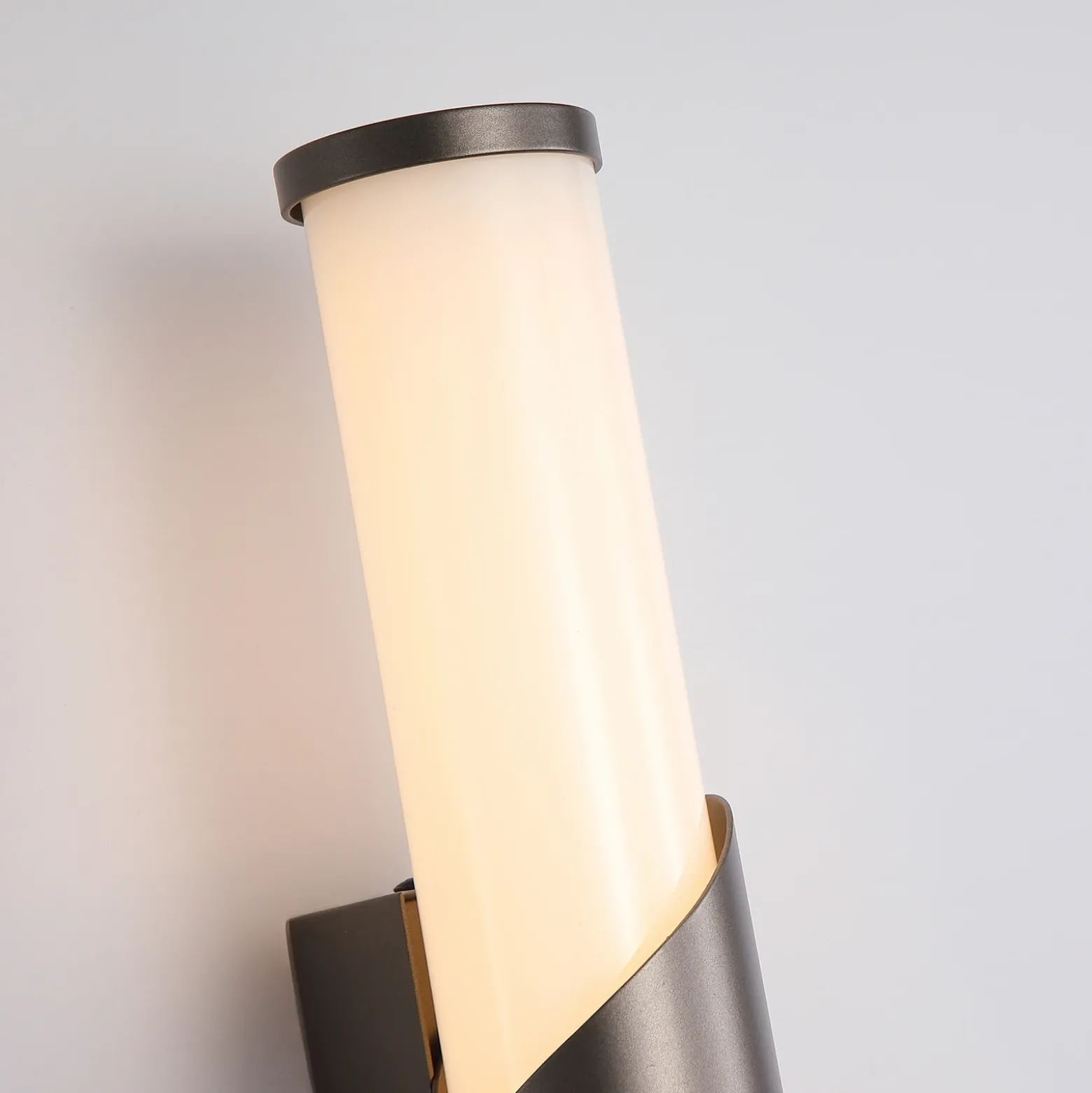Aplique de pared LED Wrap, IP44, bronce, metal, cristal, 3.000 K