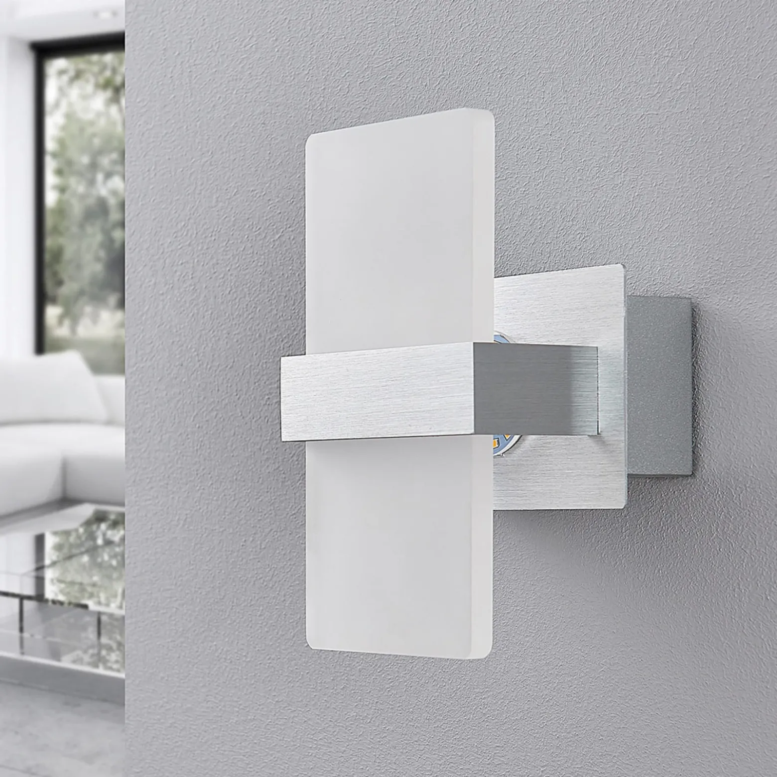 Aplique de pared LED Yorick de Lindby, 18 cm, aluminio/blanco con interruptor