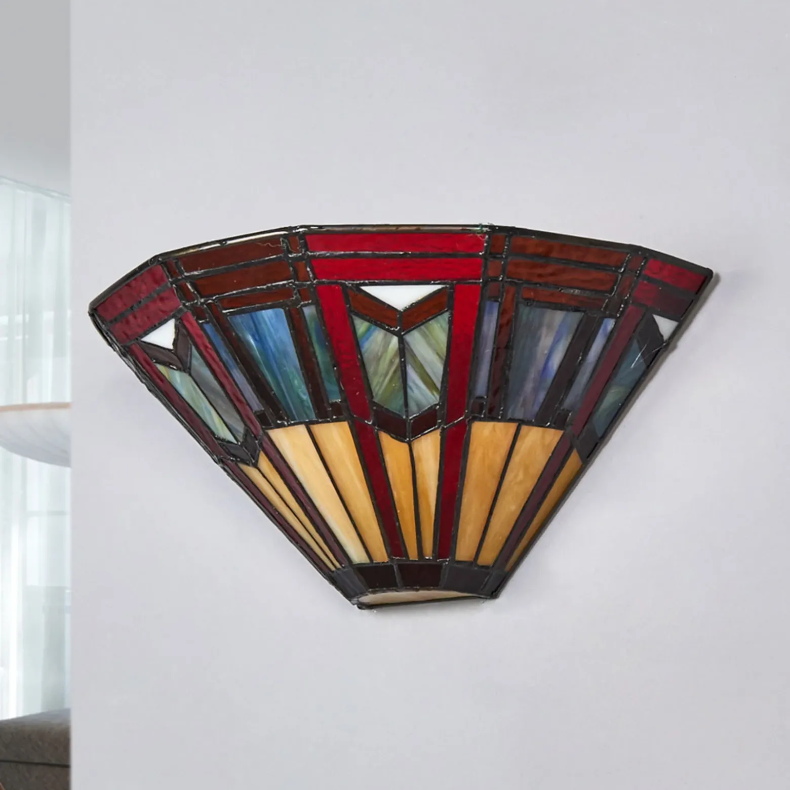 Aplique de pared Lillie de estilo Tiffany