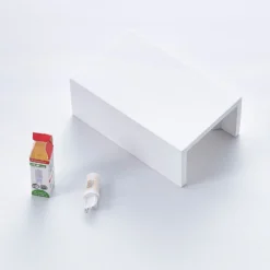 Aplique de pared Lindby Colja, angular, altura 16 cm, escayola, blanco