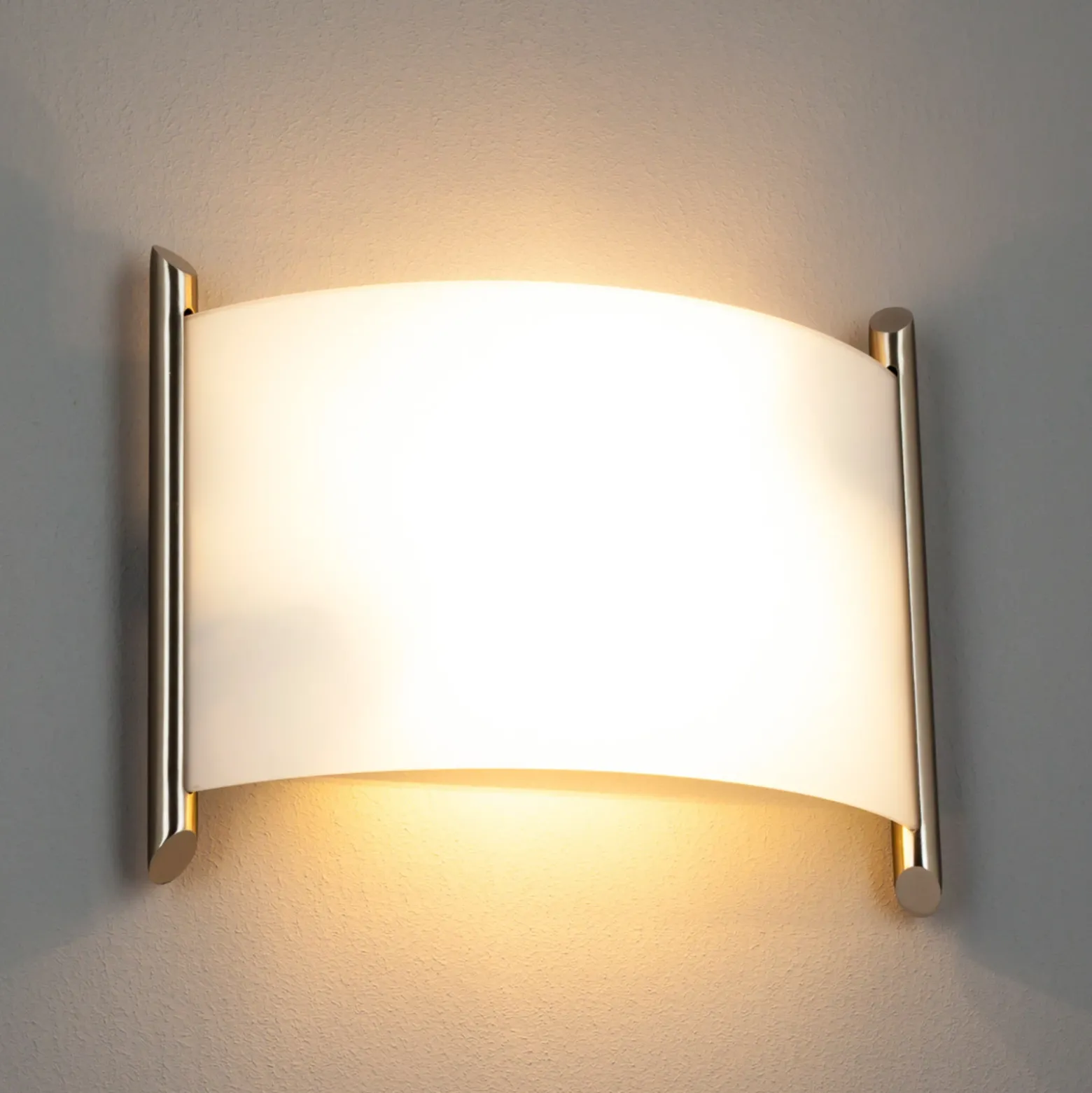 Aplique de pared Lindby Filippa, 31 cm, níquel, cristal, E27