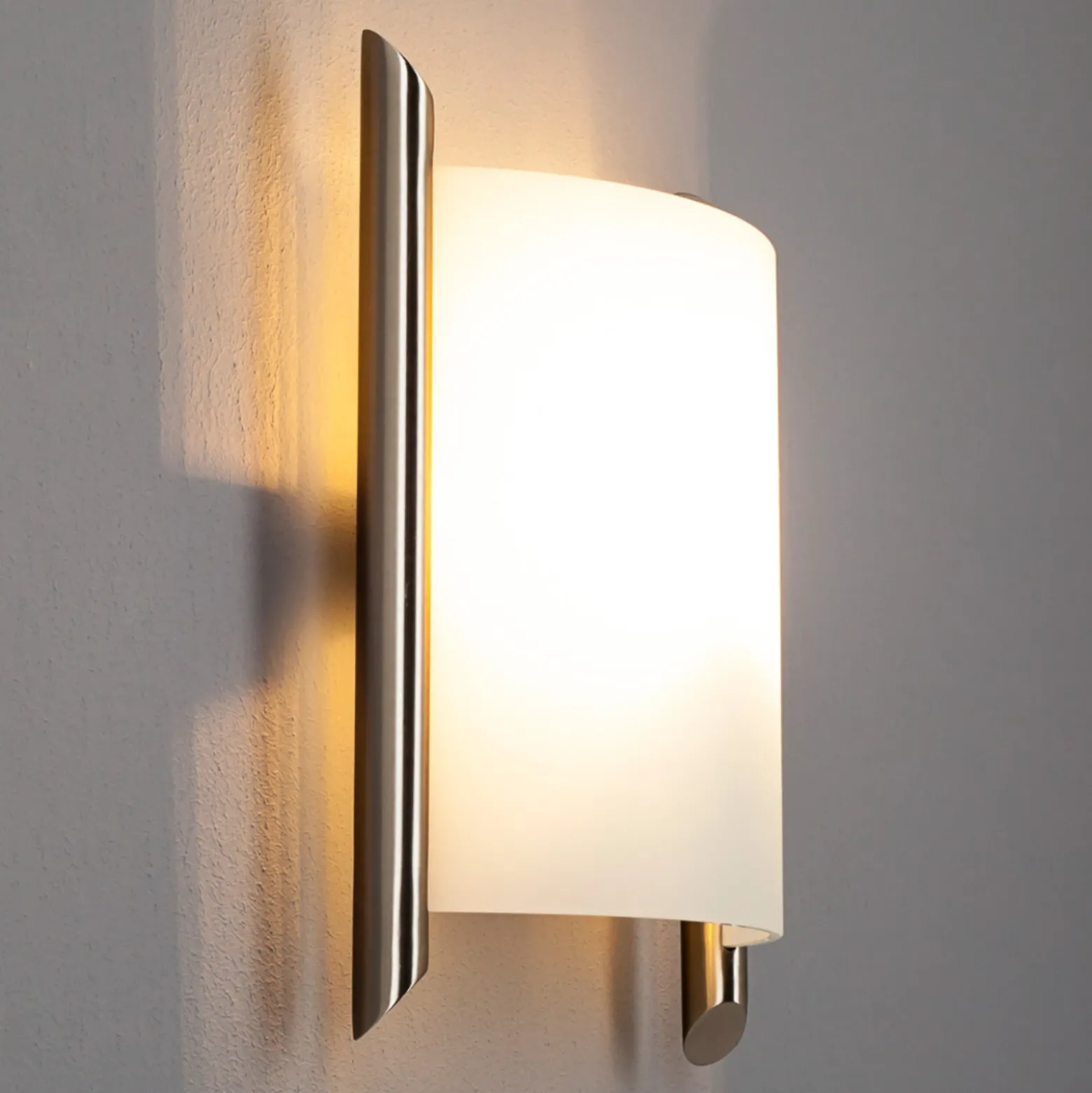 Aplique de pared Lindby Filippa, 25 cm, níquel, cristal, E27
