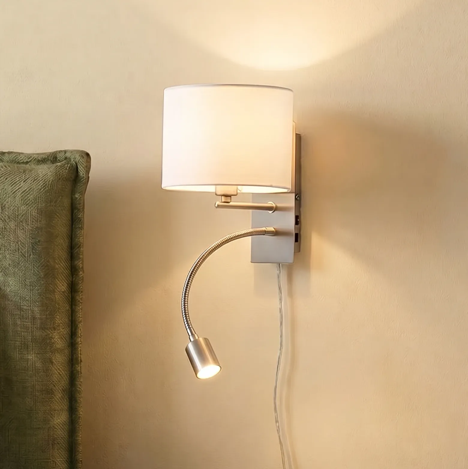 Aplique de pared Lindby Florens, níquel, lámpara de lectura LED, 23,5 cm