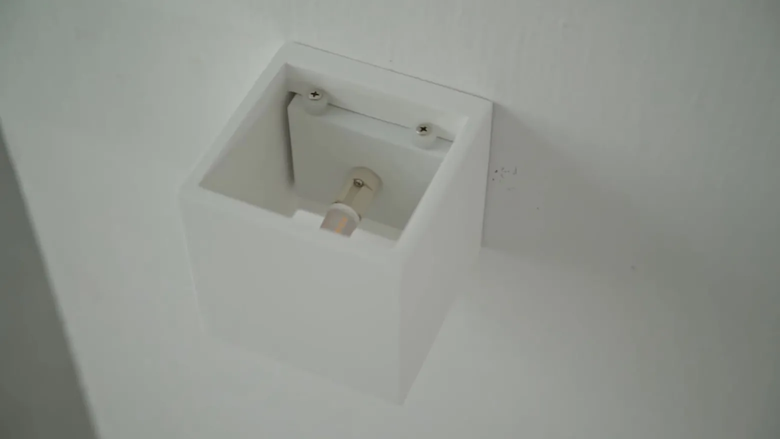 Aplique de pared Lindby Freja, blanco, escayola, G9