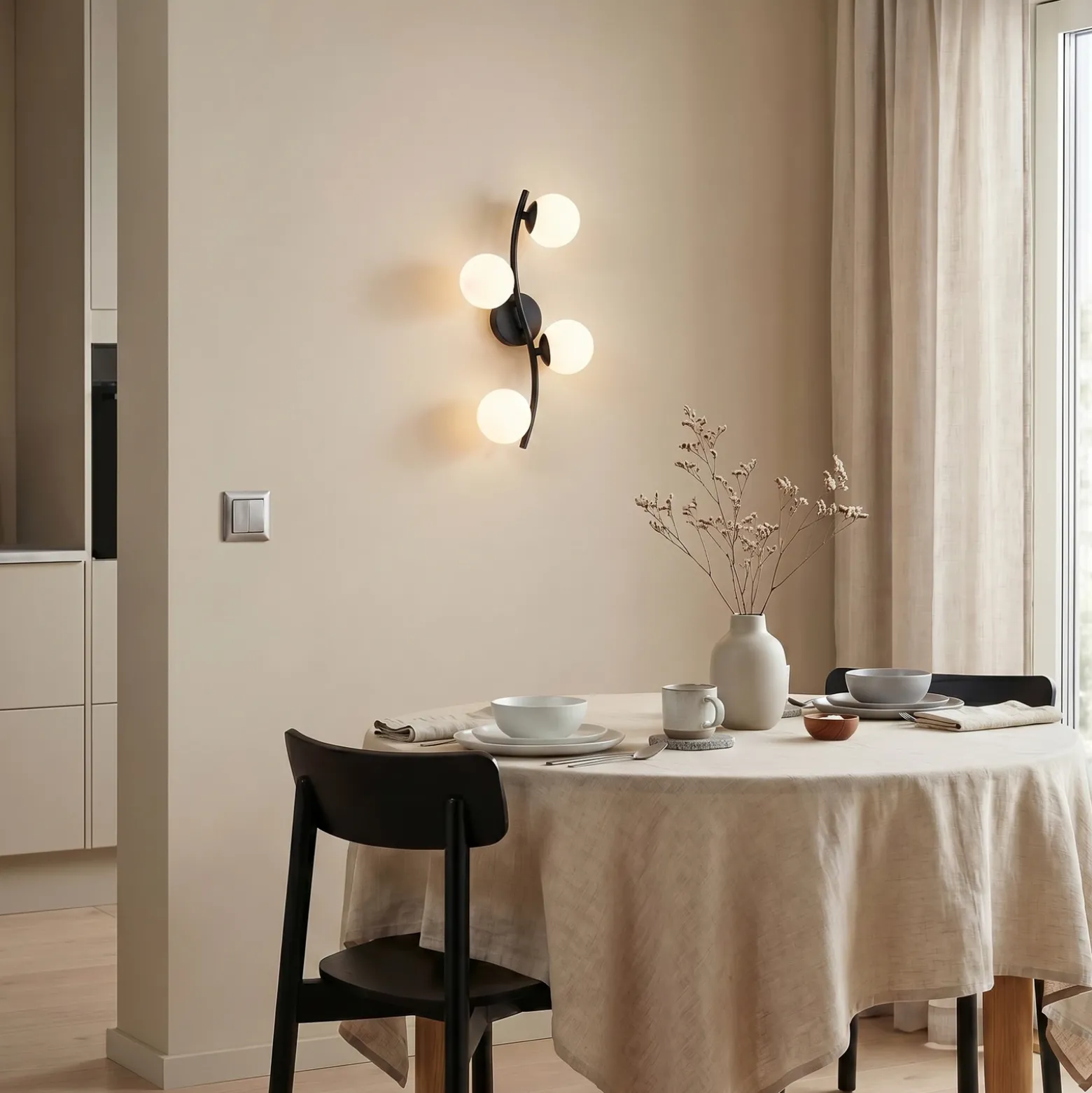 Aplique de pared Lindby Josiana, ópalo/negro, 48 cm, esférico, cristal