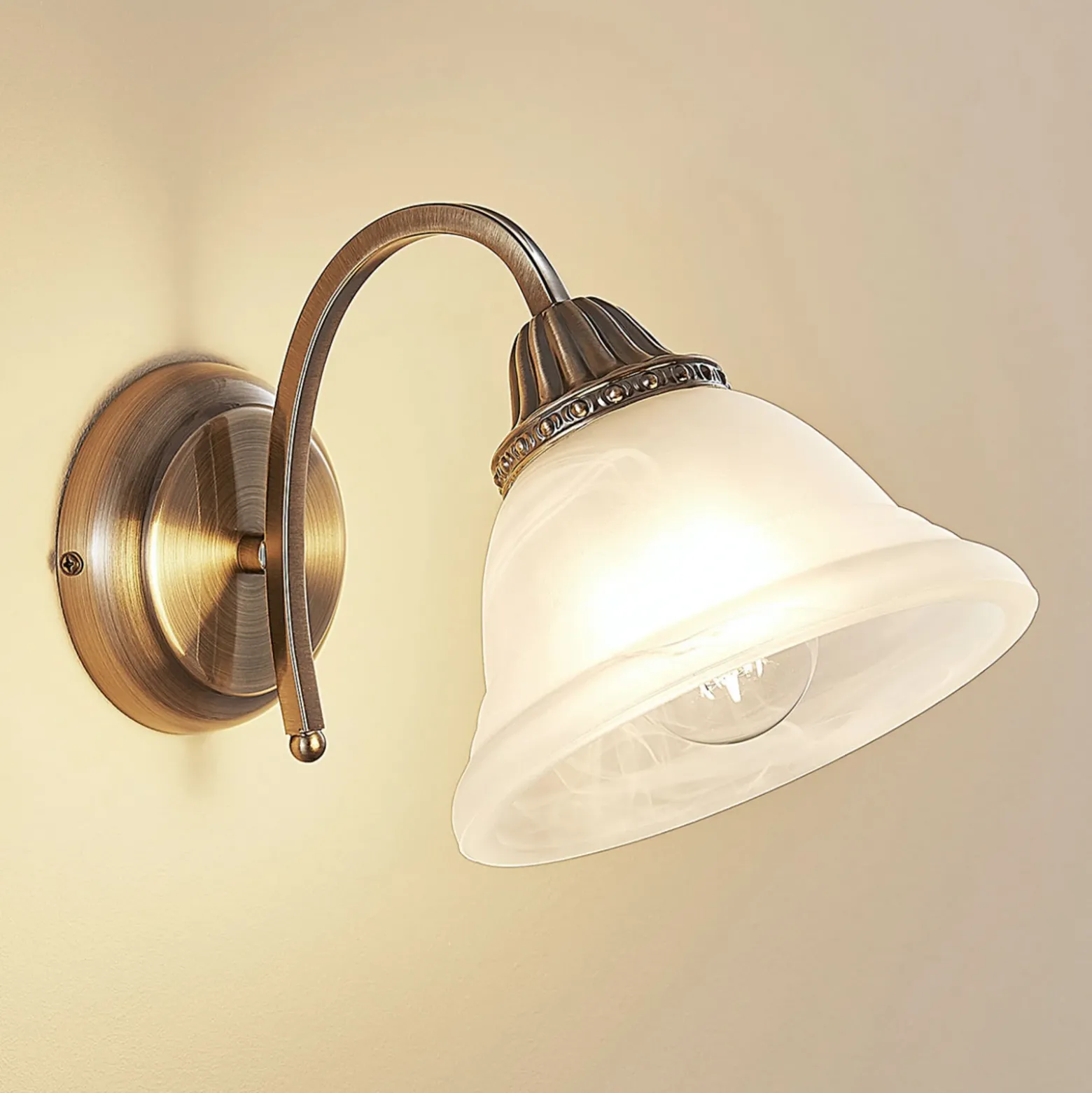 Aplique de pared Lindby Mialina, 20 cm, latón antiguo, metal, cristal