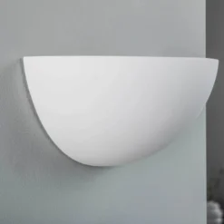 Aplique de pared Lindby Pascali, altura 13 cm, blanco, escayola