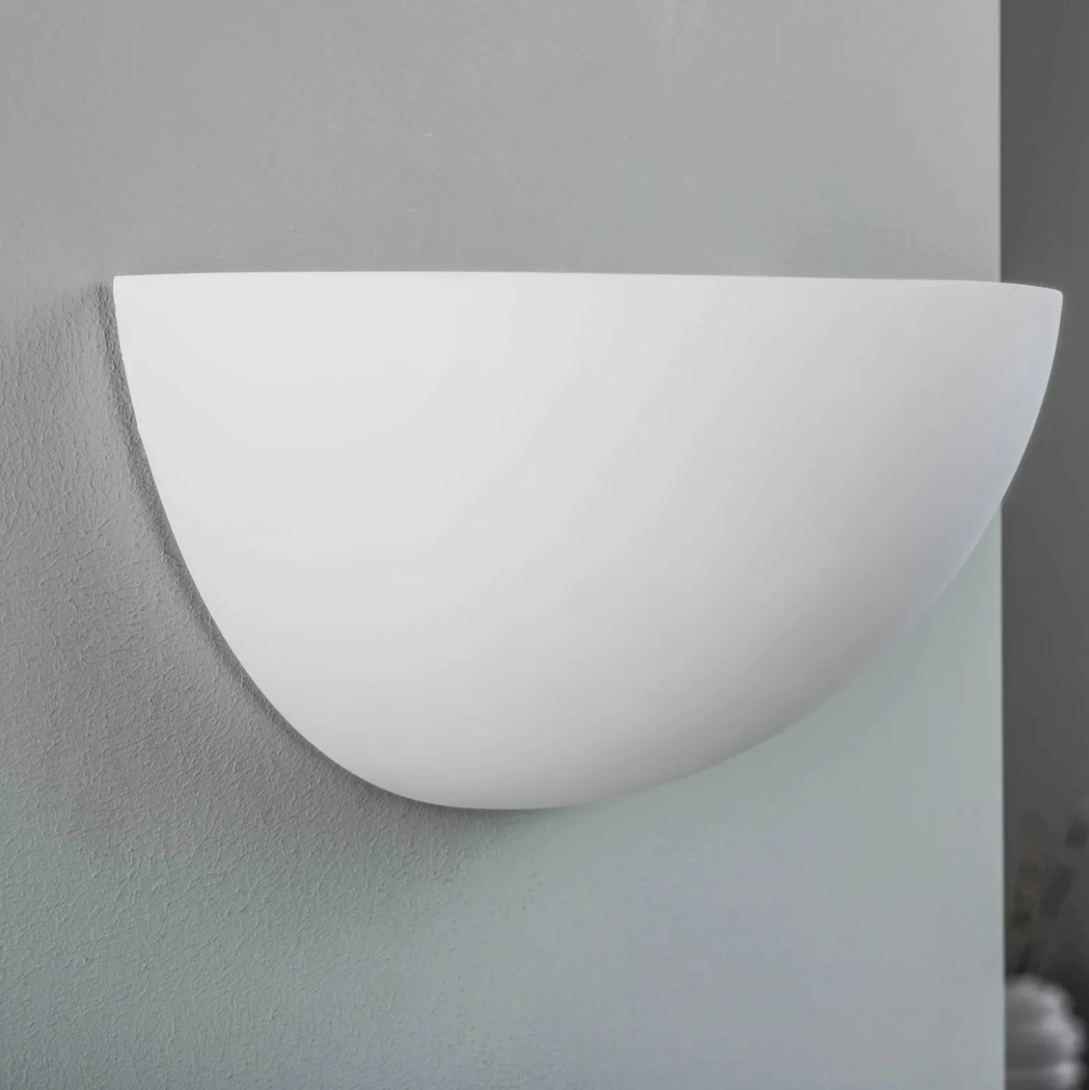Aplique de pared Lindby Pascali, altura 13 cm, blanco, escayola