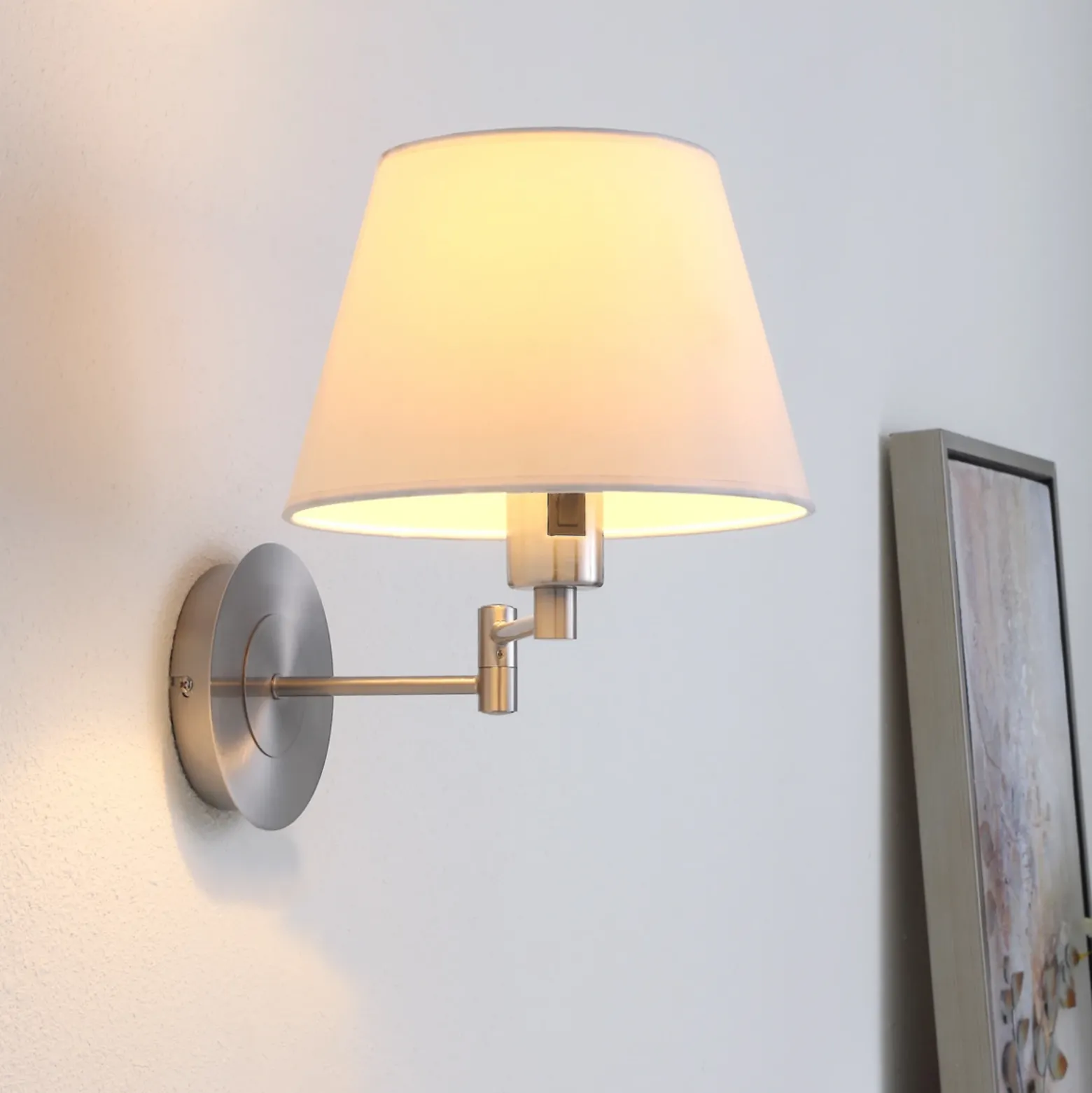 Aplique de pared Lindby Pola, 30 cm, níquel, extensible, textil