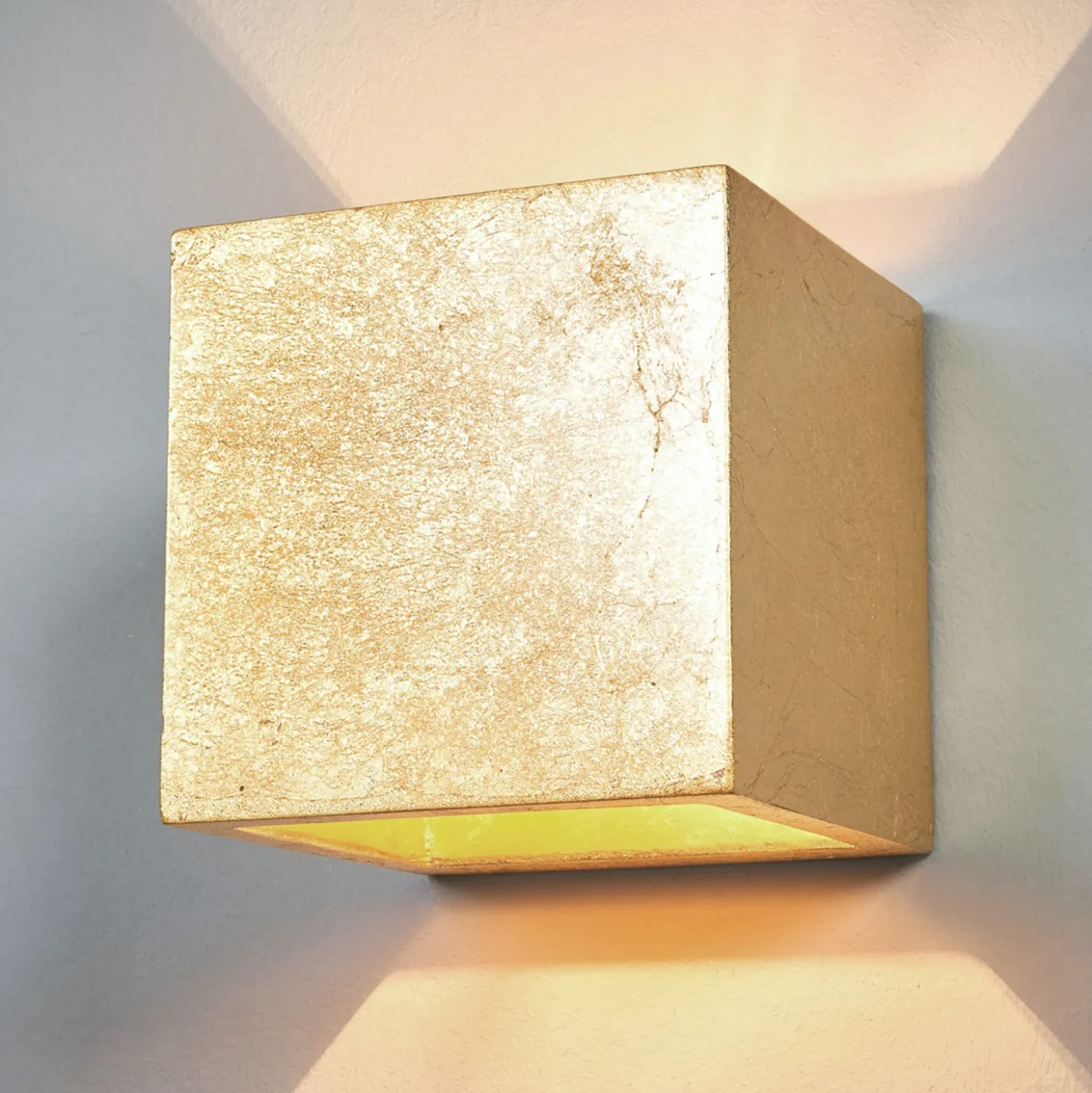 Aplique de pared Lindby Yade, 11 cm, dorado, escayola, G9
