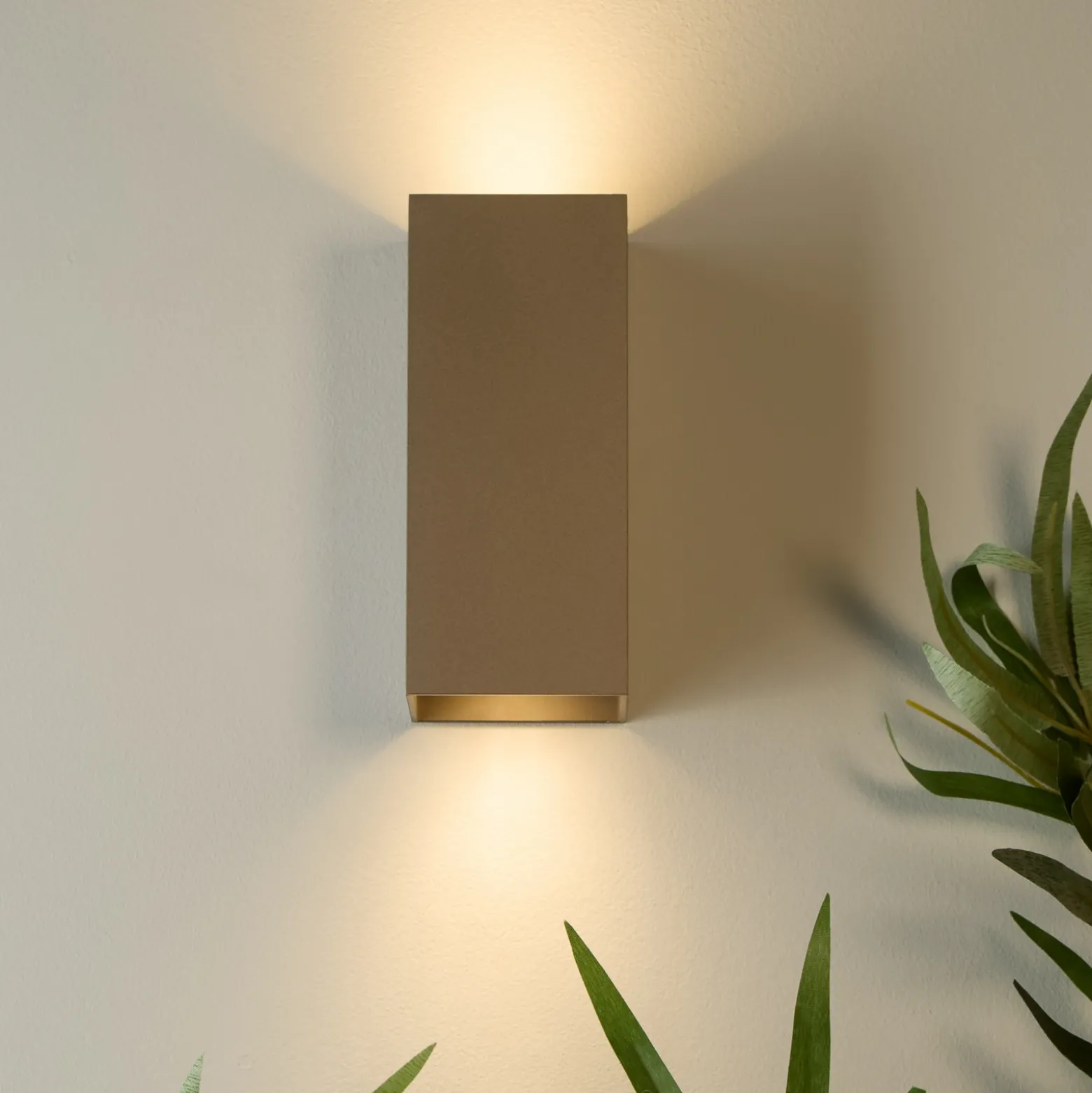 Aplique de pared London Square, marrón, altura 15 cm, metal, 2 luces.