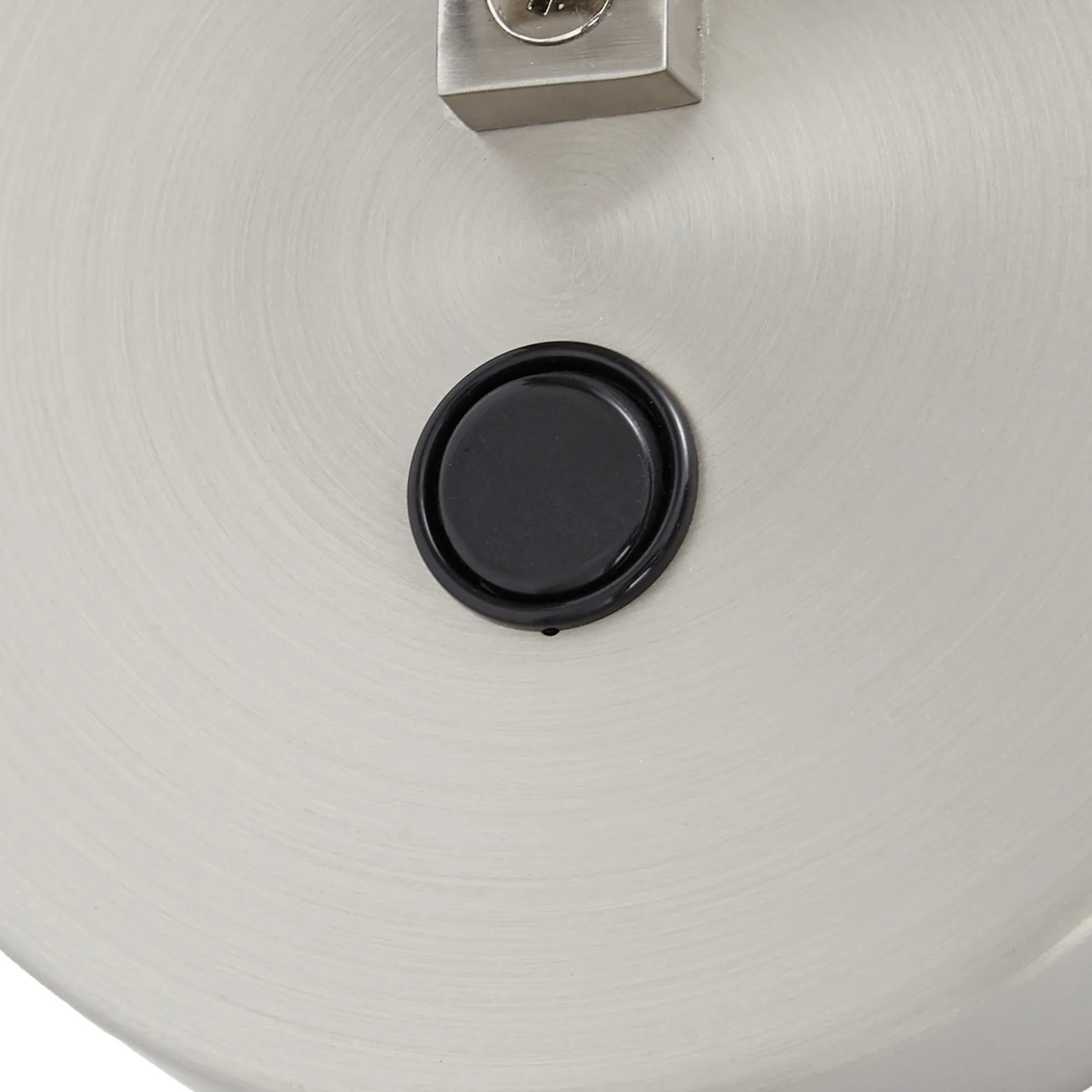 Aplique de pared Lucande Silka, 14 cm, níquel, flexible, enchufe