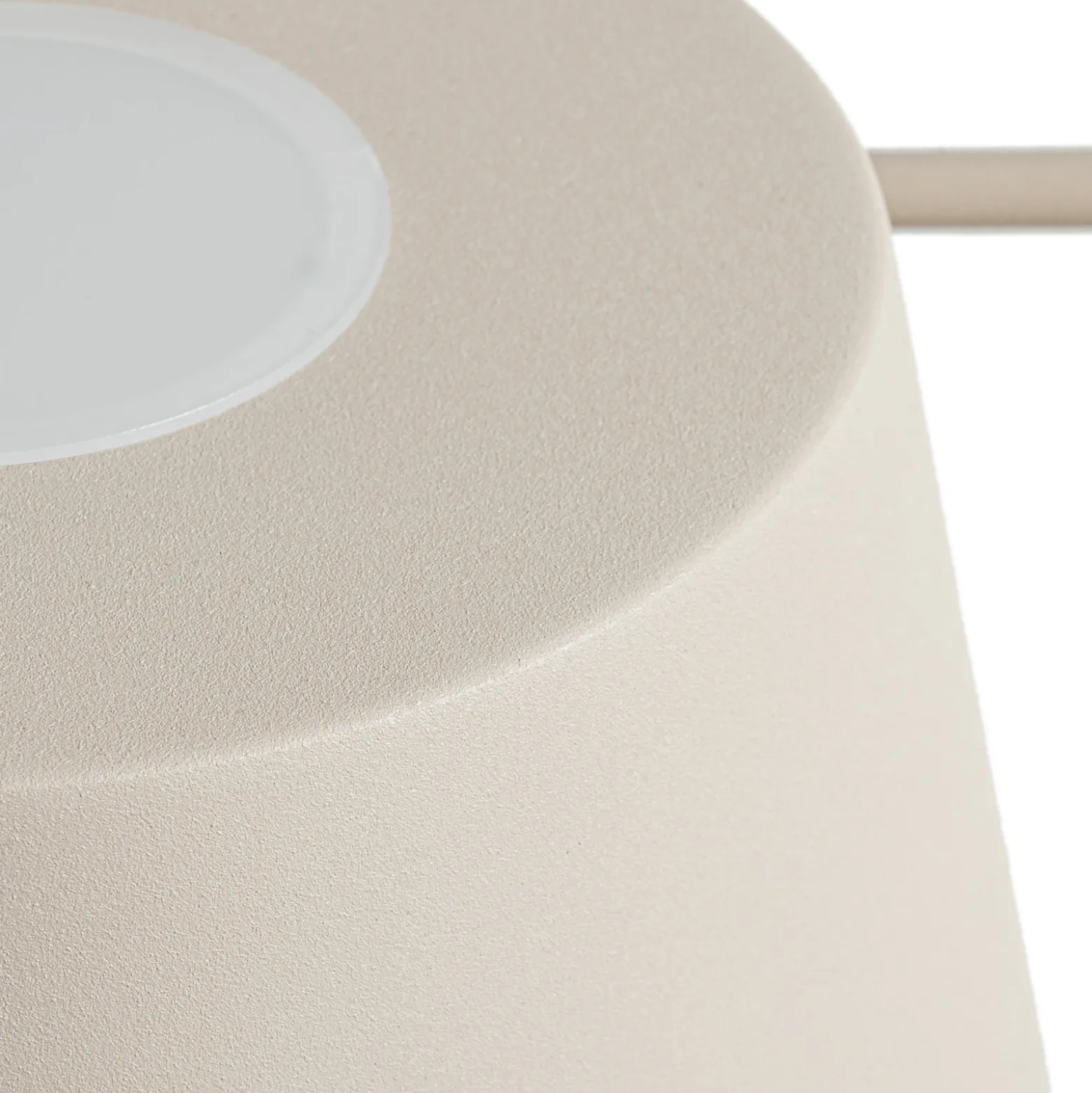 Aplique de pared Lucande Silka, 91 cm, beige, regulable, E27
