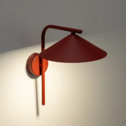 Aplique de pared Lume S, color burdeos, metal, 31 cm de altura, GX53