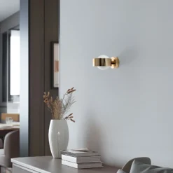 Aplique de pared Mado, acero color latón, cristal opalino, 1 luz