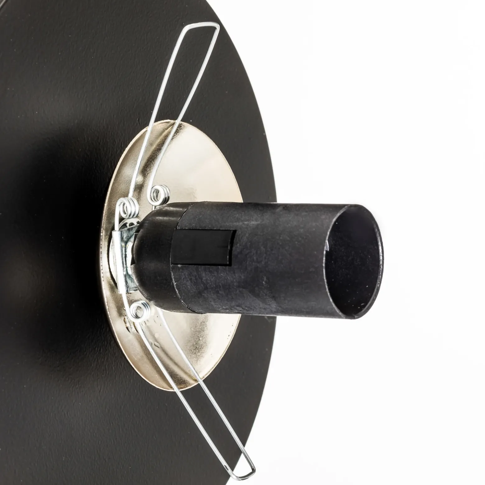 Aplique de pared Minerva K1 con borde metálico negro