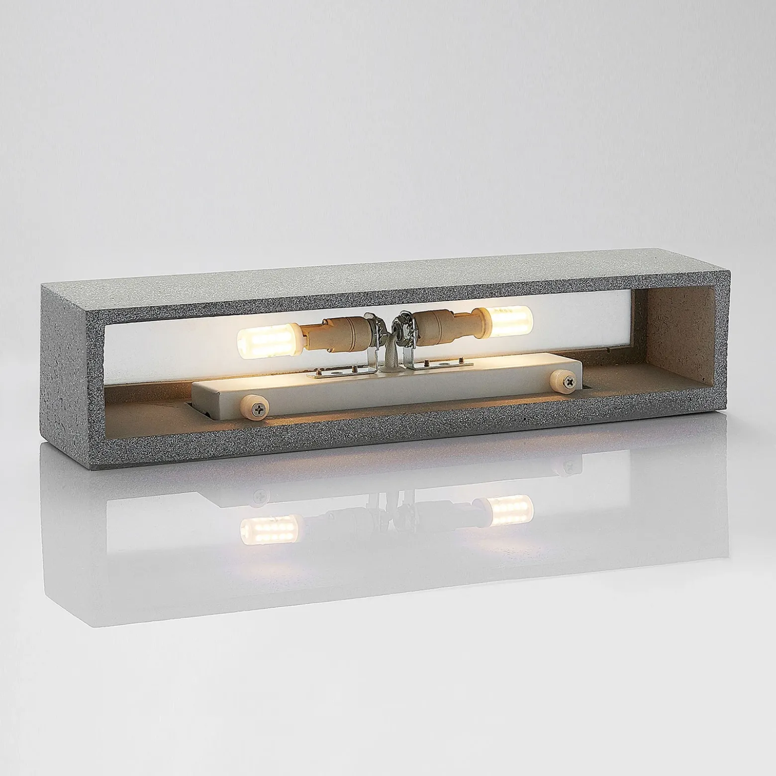 Aplique de pared Nellie de Lindby, gris, hormigón, 35,3 cm de ancho