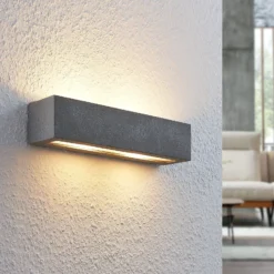 Aplique de pared Nellie de Lindby, gris, hormigón, 35,3 cm de ancho
