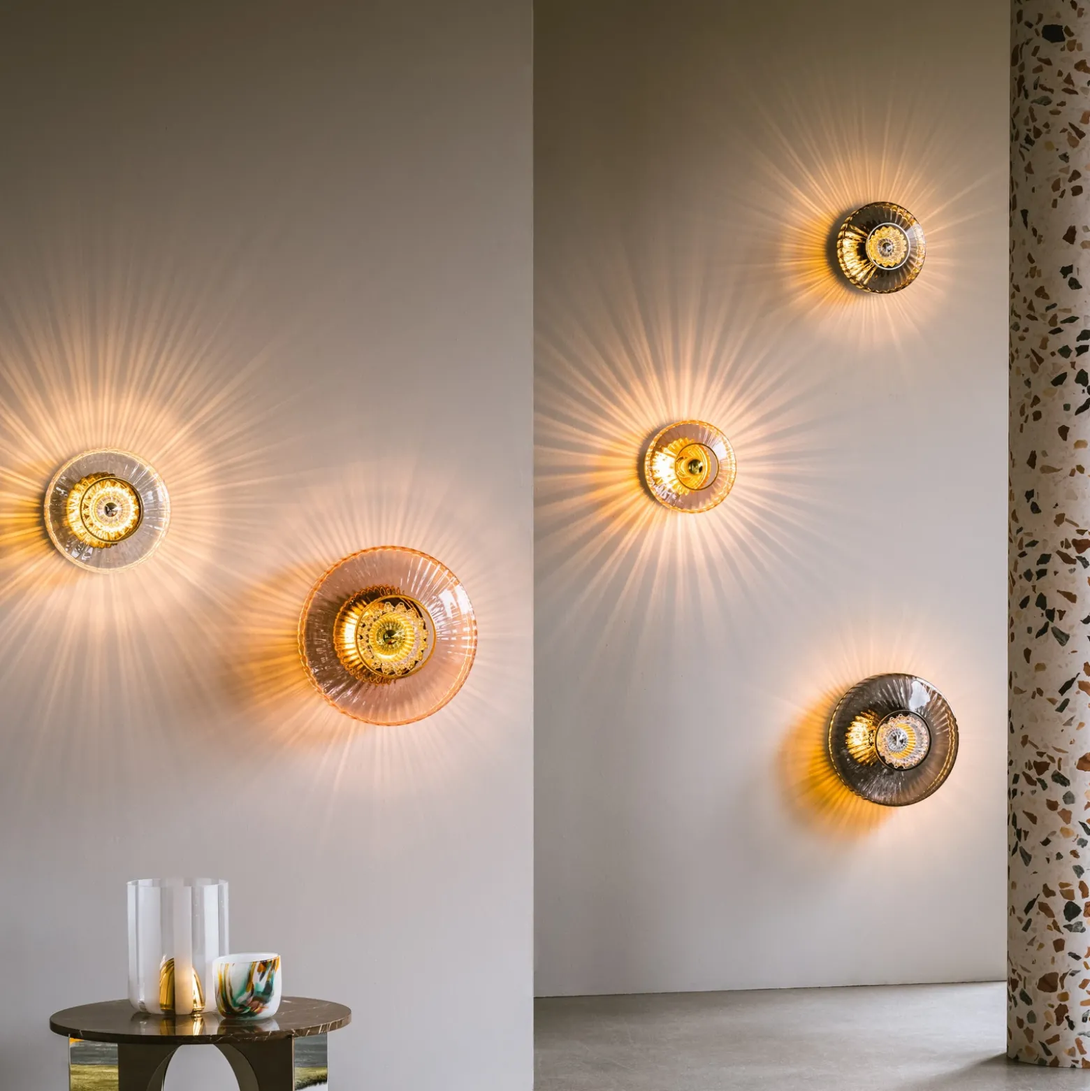 Aplique de pared New Wave Optic XL, gris humo, Eyeball, enchufe