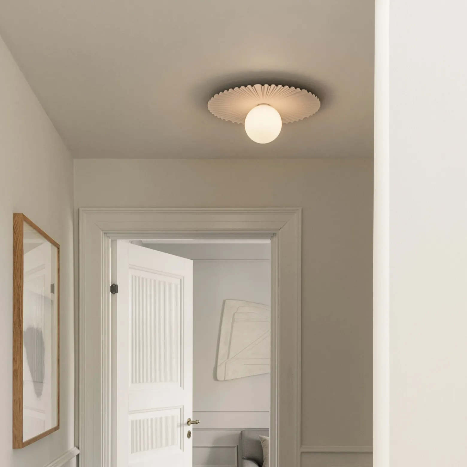 Aplique de pared Nuura Liila Muuse, Ø 42 cm, IP44, blanco/ópalo