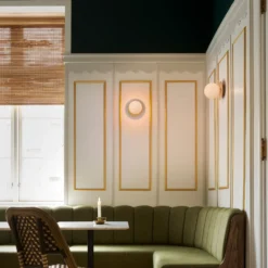 Aplique de pared Nuura Liila 1 Medium, dorado/rosa, IP44, G9