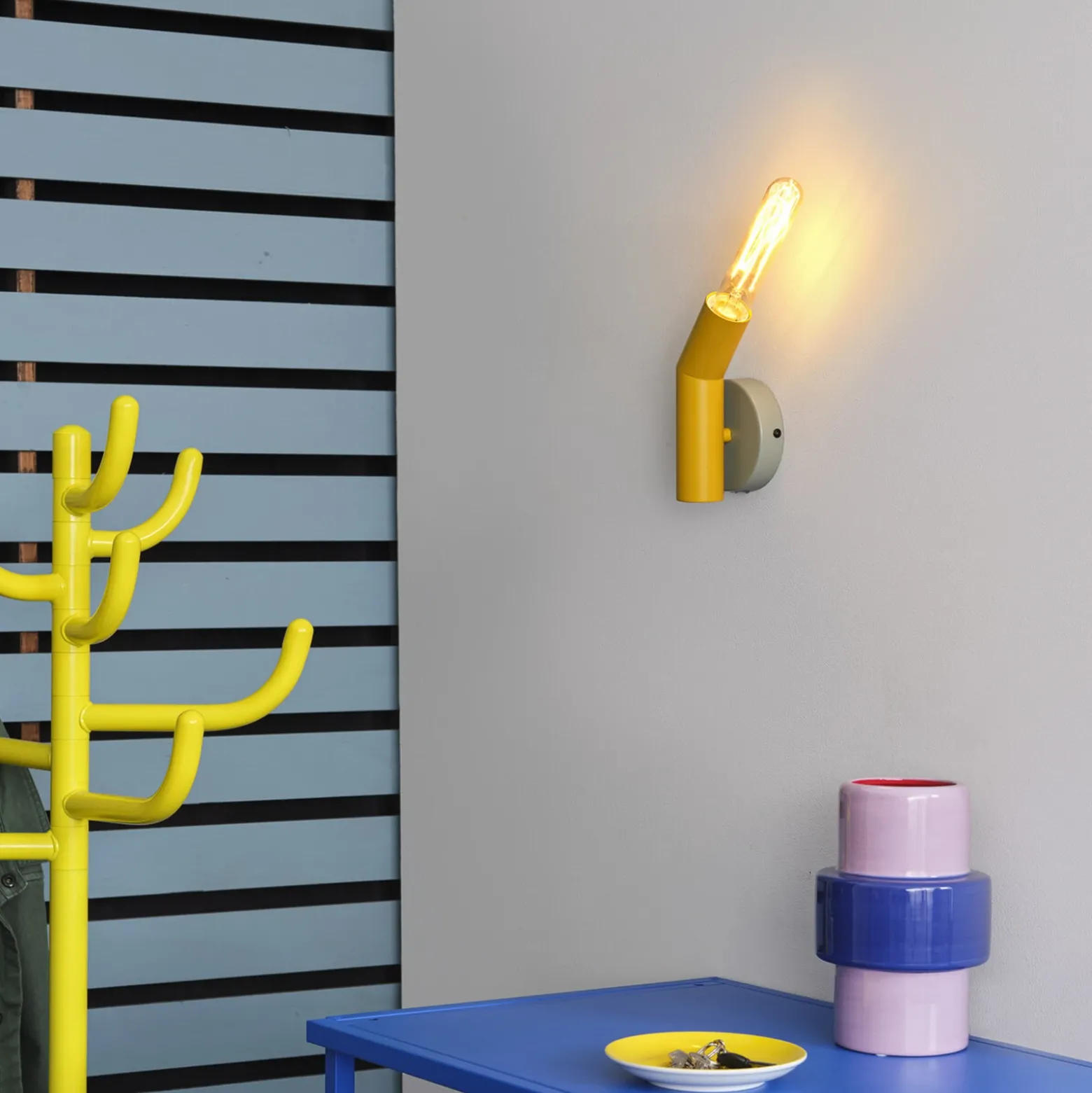 Aplique de pared OSRAM Decor Straw, 1 luz, gris/amarillo, acero, E27
