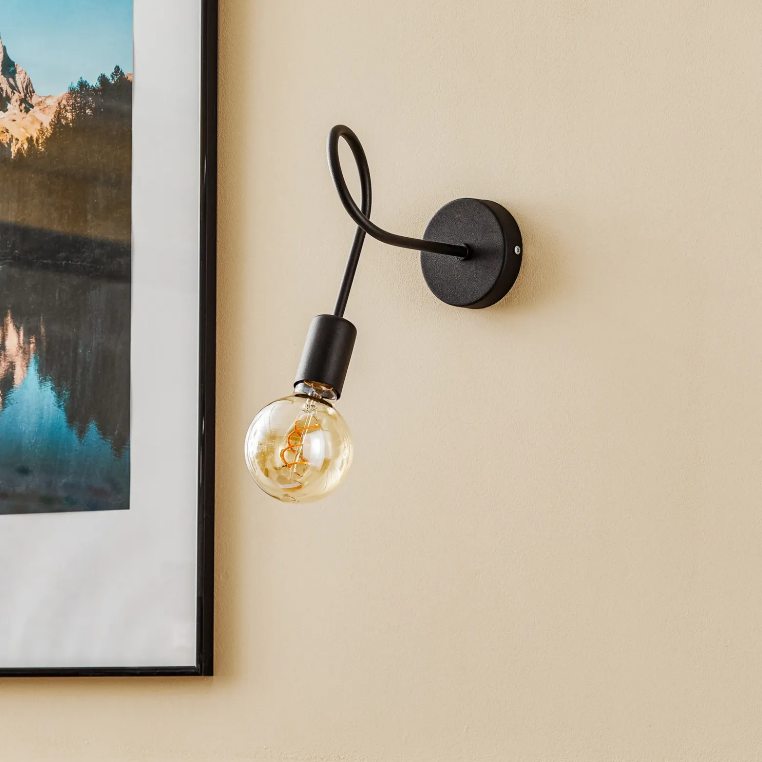 Aplique de pared Oxford de metal en negro