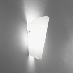 Aplique de pared Pleasant Bloom en blanco