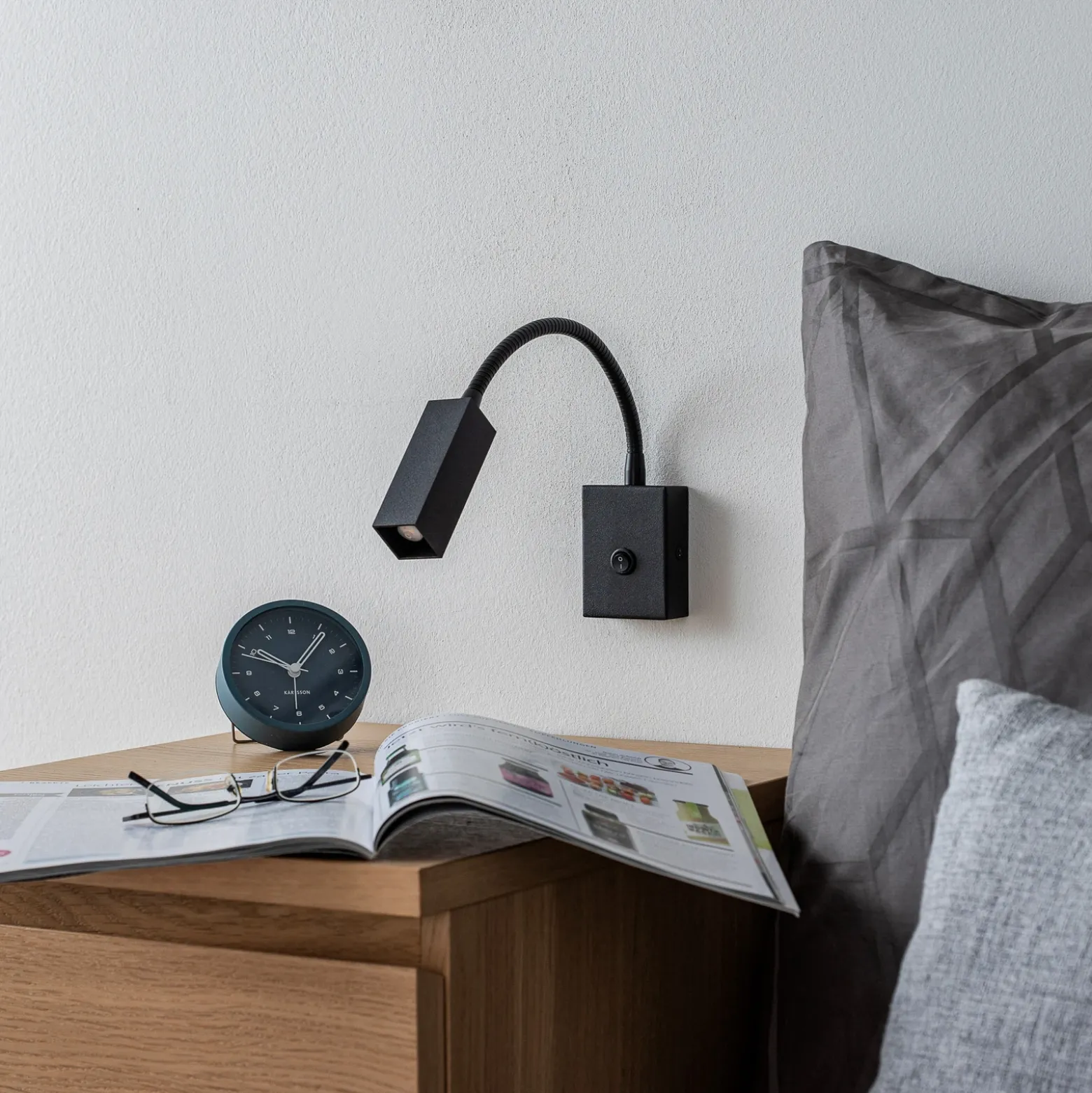 Aplique de pared Raisio, brazo flexible, negro