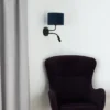 Aplique de pared Roller, terciopelo azul oscuro, negro, con brazo de lectura