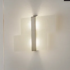 Aplique de pared Shifted, dos secciones de cristal, cromado