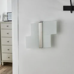 Aplique de pared Shifted, dos secciones de cristal, cromado